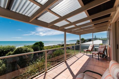 Photo of property in 237 Clifton Road, Te Awanga, 4102