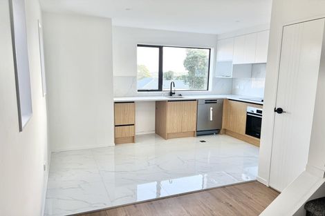Photo of property in 2/5 Chevis Place, Pakuranga, Auckland, 2010