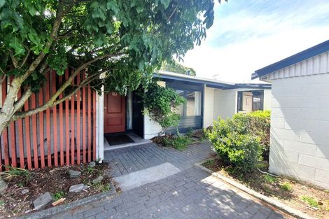 Photo of property in 12 Burrows Place, Ilam, Christchurch, 8041