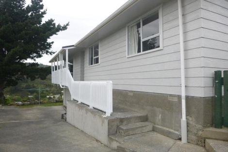 Photo of property in 111 Holborn Drive, Stokes Valley, Lower Hutt, 5019