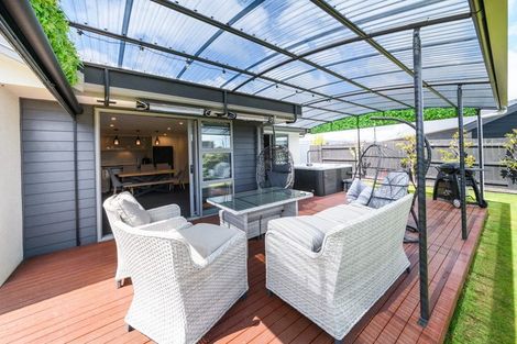 Photo of property in 5 Stratford Court, Fitzherbert, Palmerston North, 4410