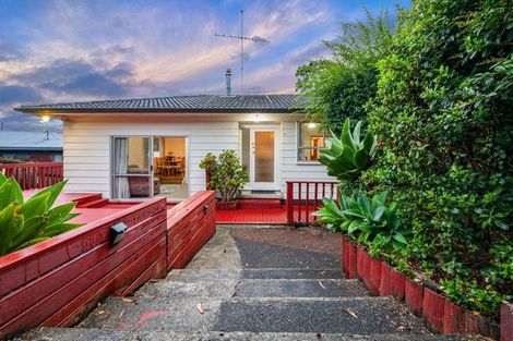 Photo of property in 72 Reynella Drive, Massey, Auckland, 0614