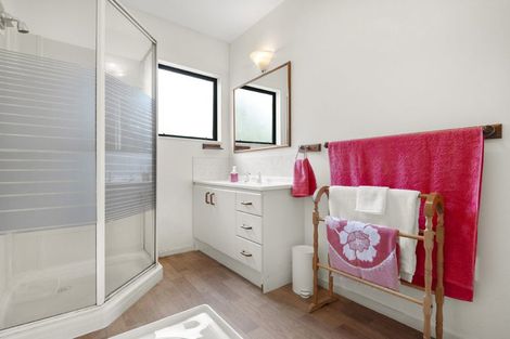 Photo of property in 1 Castaway Place, Gulf Harbour, Whangaparaoa, 0930