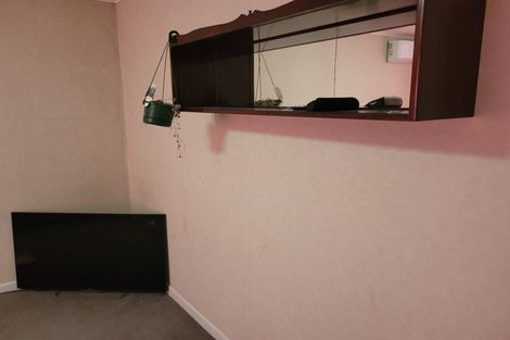 Photo of property in 15 Tiki Street, New Lynn, Auckland, 0600