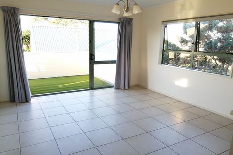 Photo of property in 14 Bedford Street, Te Atatu South, Auckland, 0610