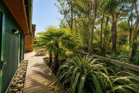 Photo of property in 4 Kiwi Avenue, Waikuku Beach, 7473