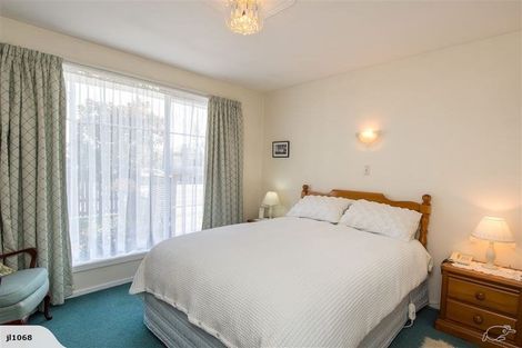 Photo of property in 2/202 Waimairi Road, Ilam, Christchurch, 8041