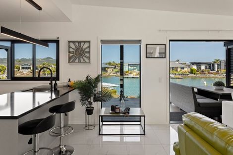 Photo of property in 11 Mermaid Place, Whitianga, 3510