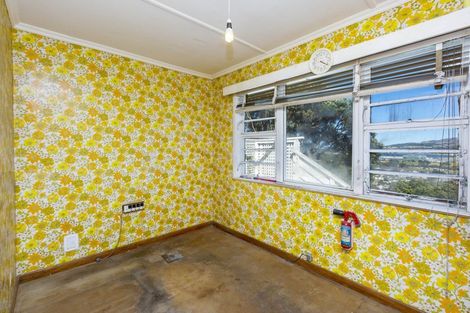 Photo of property in 17 Beacon Hill Road, Strathmore Park, Wellington, 6022