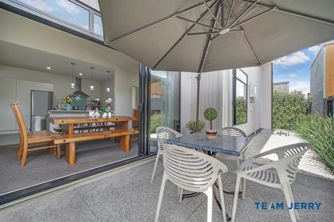 Photo of property in 2 Gallantry Crescent, Papakura, 2110