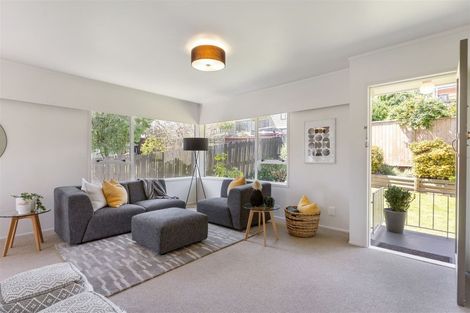 Photo of property in 2/79 Moore Street, Hillcrest, Auckland, 0627