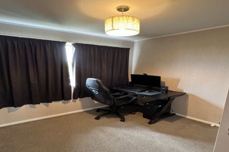 Photo of property in 2/7 Anna Watson Road, Half Moon Bay, Auckland, 2012