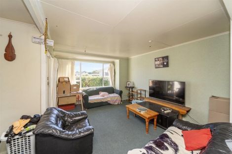 Photo of property in 13 Hughson Place, Opunake, 4616