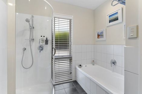 Photo of property in 37 Callender Terrace, Paraparaumu Beach, Paraparaumu, 5032