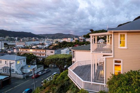 Photo of property in 17 Austin Street, Mount Victoria, Wellington, 6011