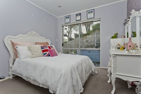 Photo of property in 589d East Coast Road, Browns Bay, Auckland, 0632