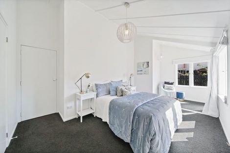 Photo of property in 1/195 Fisher Parade, Farm Cove, Auckland, 2012