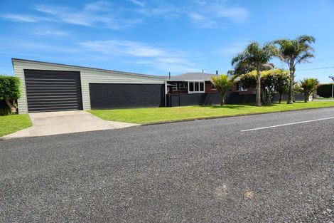 Photo of property in 38 Wairau Road, Oakura, 4314