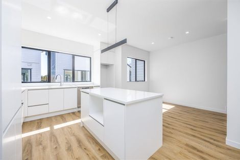 Photo of property in 17b Hogans Road, Glenfield, Auckland, 0629