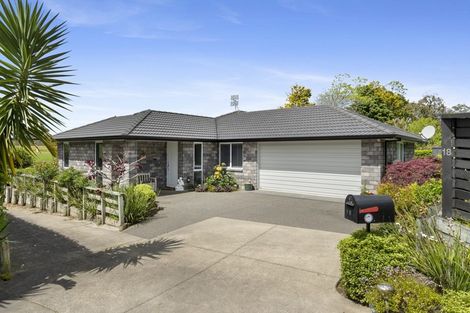 Photo of property in 18 Tranquil Grove, Omokoroa, 3114