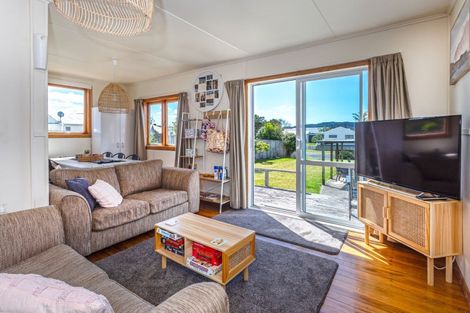 Photo of property in 124 Hampton Road, Whangamata, 3620