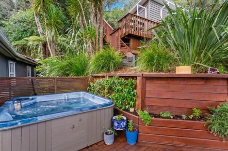 Photo of property in 25 Berridge Road, Muriwai, Waimauku, 0881
