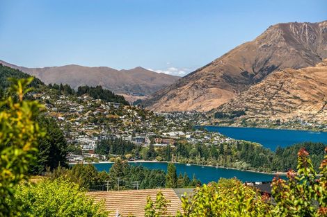 Photo of property in 13a Avalon Crescent, Fernhill, Queenstown, 9300