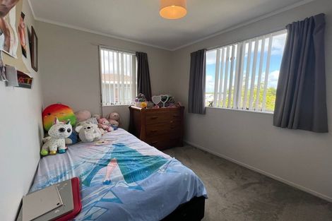 Photo of property in 2/25 Silver Creek Road, Weymouth, Auckland, 2103