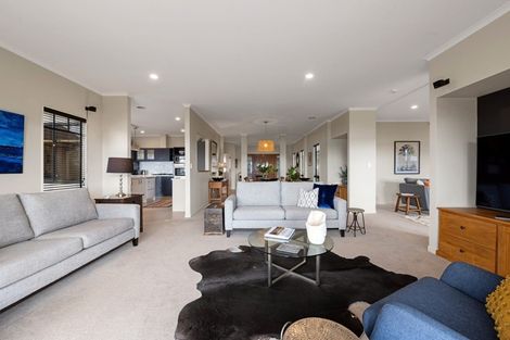 Photo of property in 18 Gemini Place, Kawaha Point, Rotorua, 3010