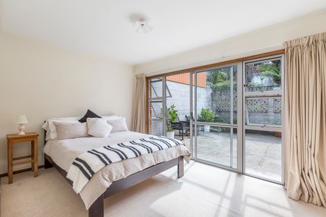 Photo of property in 61 Queenstown Road, Onehunga, Auckland, 1061