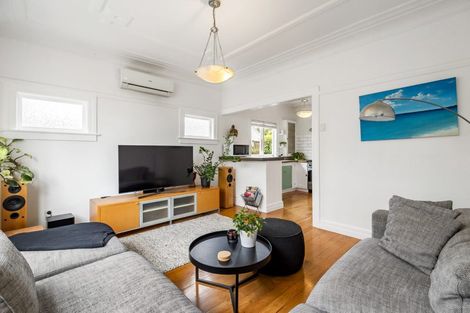 Photo of property in 1c Rutherford Street, Belmont, Auckland, 0622