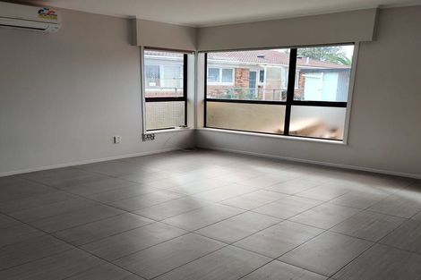 Photo of property in 4/9 Norman Spencer Drive, Papatoetoe, Auckland, 2104