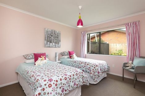 Photo of property in 19 John Lister Close, Golflands, Auckland, 2013