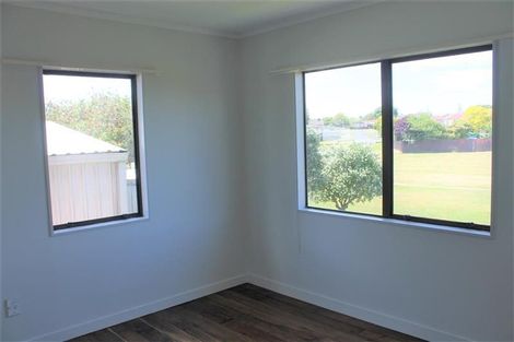 Photo of property in 55 Etherton Drive, Weymouth, Auckland, 2103