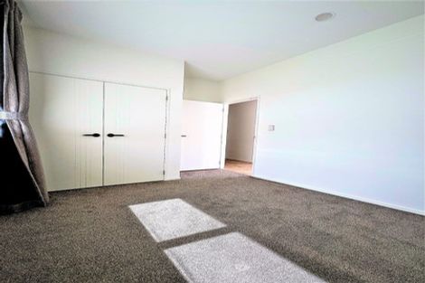 Photo of property in 12 William Calvert Drive, Swanson, Auckland, 0614