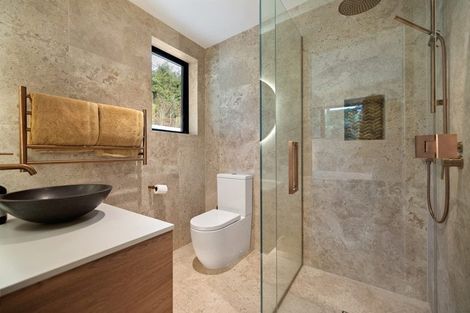 Photo of property in 335 Beacon Point Road, Wanaka, 9305