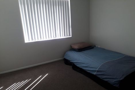 Photo of property in 22 Saddleback Crescent, Papakura, 2110