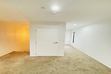 Photo of property in 1/2 Smiths Avenue, Papakura, 2110