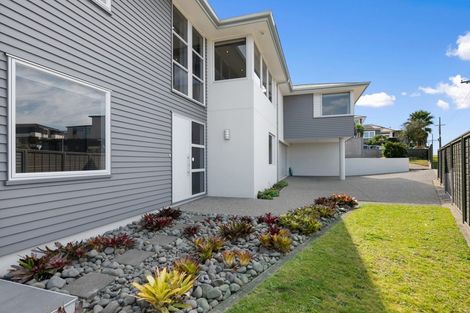 Photo of property in 75 Pitau Road, Mount Maunganui, 3116