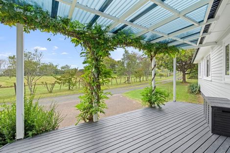 Photo of property in 30 Trigg Road, Huapai, Kumeu, 0810
