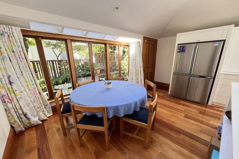 Photo of property in 9 Glen Road, Kelburn, Wellington, 6012