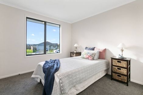 Photo of property in 18 Lakeside Terrace, Omokoroa, 3114