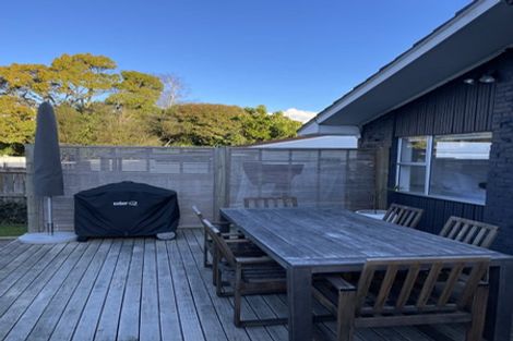 Photo of property in 1/38 Hillcrest Avenue, Hillcrest, Auckland, 0627