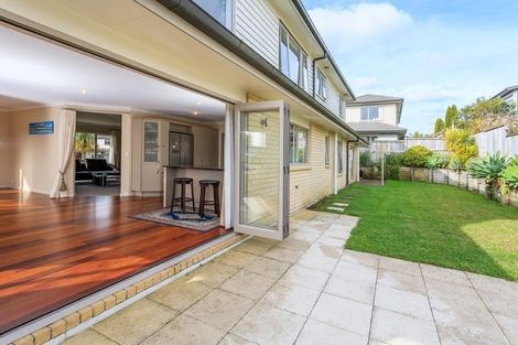 Photo of property in 34 Laurel Oak Drive, Schnapper Rock, Auckland, 0632