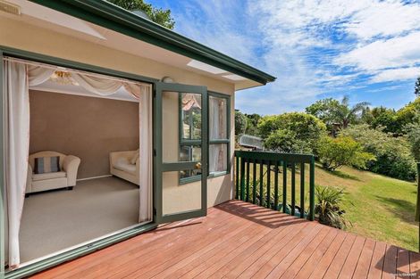 Photo of property in 15 Ryehill Close, New Lynn, Auckland, 0600