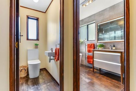 Photo of property in 2/90 Lewis Street, Glenview, Hamilton, 3206