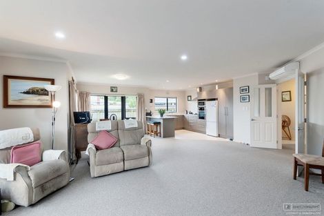 Photo of property in 166a Winchester Street, Levin, 5510