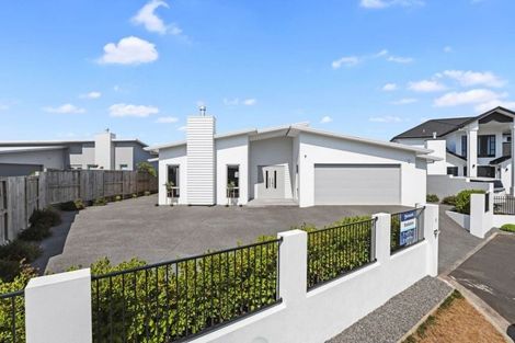 Photo of property in 5 Kemble Place, Flagstaff, Hamilton, 3210