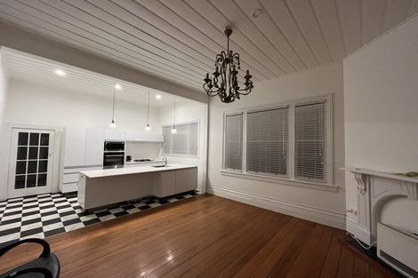 Photo of property in 77 Hine Street, New Plymouth, 4310