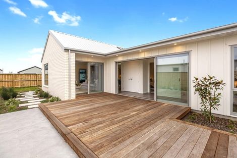 Photo of property in 27 Harlequin Drive, Rolleston, 7614